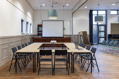 Embru klapptisch lacrosse schwarz gestell holzplatte mood saal