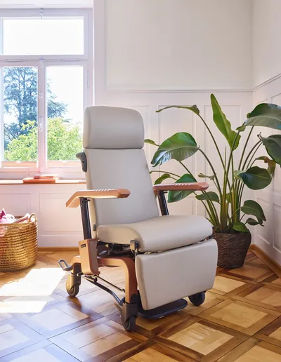 Embru Pflegesessel Gaia Stimmung Zimmer aufrecht