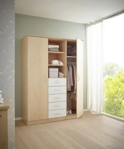 Embru Pflege Stiegelmeyer Familienzimmer Schrank hell Schubladen weiss offen