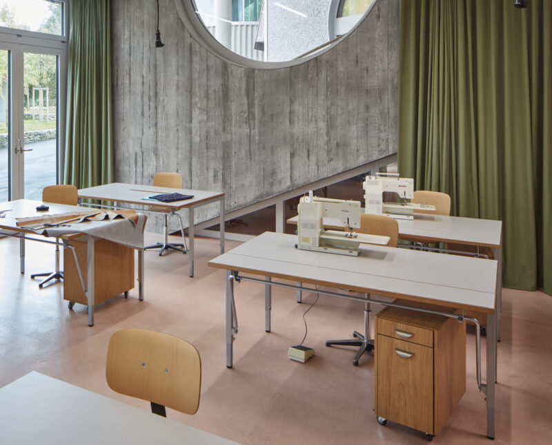 Tisch 1795 Handarbeit für TTG
