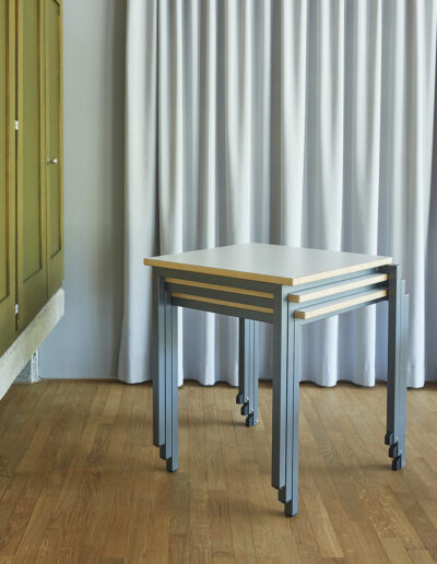 Der stapelbare Tisch