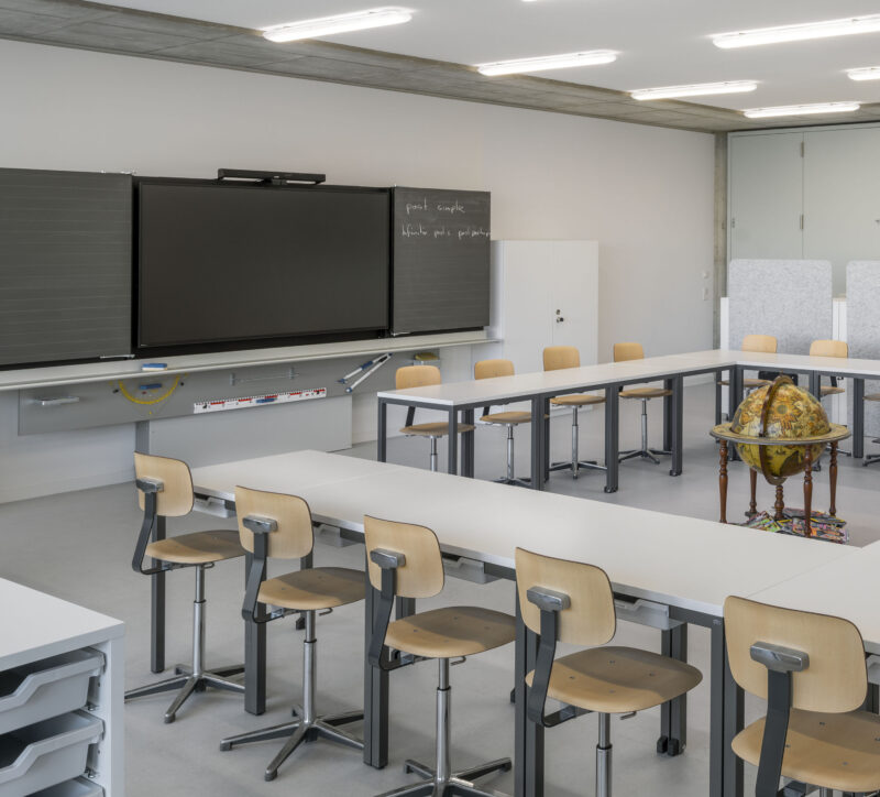 Wandtafel 460 mit Display und Soundbar