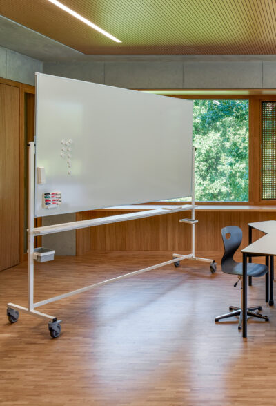 Embru mobile tafel trennwand klassenzimmer susten