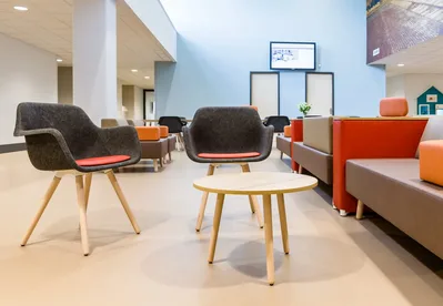 Embru Felt Lounge holzbeine