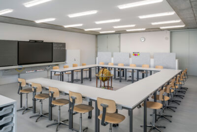 Embru schule raumtrenner akustikwand filzwand grau klassenzimmer