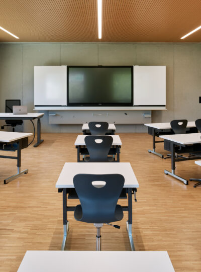 Embru schule einrichtung digitale wandtafel klassenzimmer susten whiteboard
