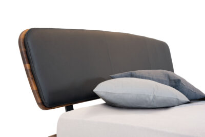 Embru Bett Lueoend 357 Holz mit Leder Ueberzug