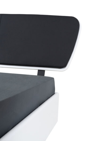 Embru Bett Lueoend 718 schwarz weiss Rueckenlehne