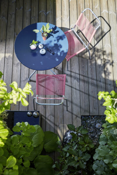 Embru gartenmoebel designklassiker altorferstuhl altrosa haefeli gartentisch graublau